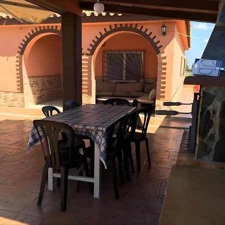 Familiar Con Piscina Privada, Terraza, Jardin Y Todas Comodidades En Conil - Es-180-245 *